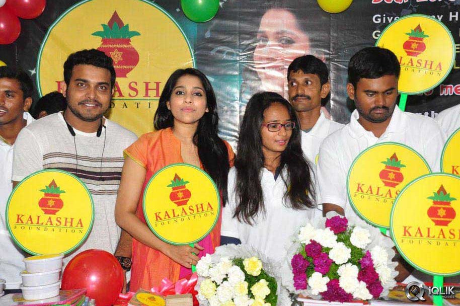 Rashmi-Goutham-And-Getup-Srinu-At-Akshara-Kalasha-Foundation